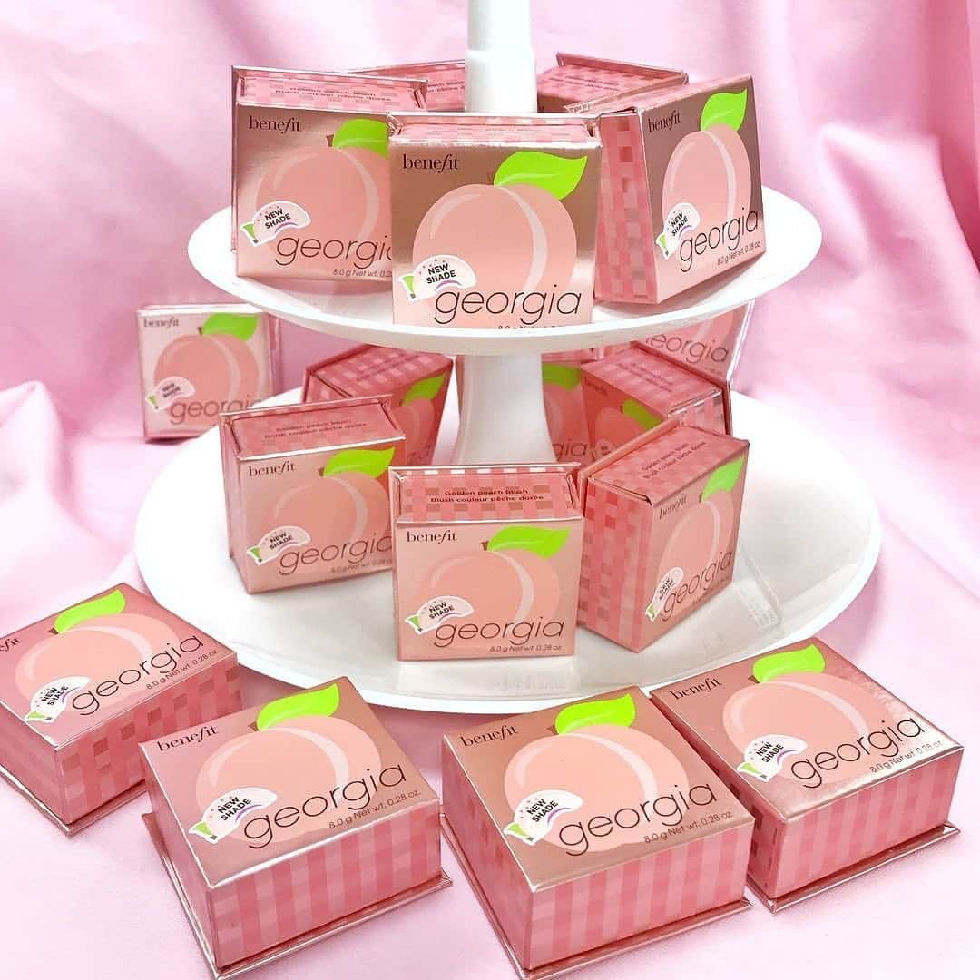 Benefit Cosmeticsさんのインスタグラム写真 - (Benefit CosmeticsInstagram)「Who’s in the mood for our #georgia golden peach blush?! 🙋‍♀️ #benefit」12月16日 23時32分 - benefitcosmetics