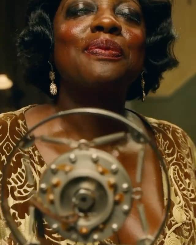アジャ・ナオミ・キングのインスタグラム：「Utterly undone! Such an Incredible Film, Beautiful Cast, and Masterfully done ❤️  Thank you for this Art!  @netflix  #maraineysblackbottom」