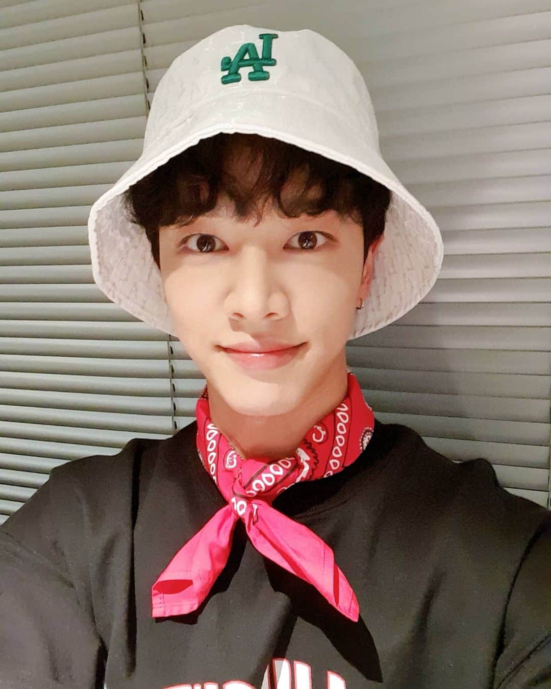 ギグァンのインスタグラム：「아이돌 원더랜드 4회차 찬이와 펜타곤과 함께 즐거웠습니다😃😀」