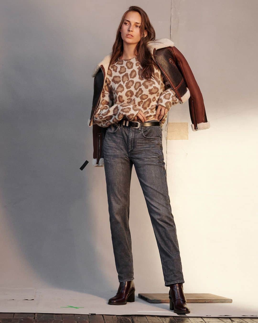 ラグ&ボーンのインスタグラム：「Winter ready in Italian wool-alpaca blend knits, patchwork leather shearling and gentle, waist-hugging denim.」