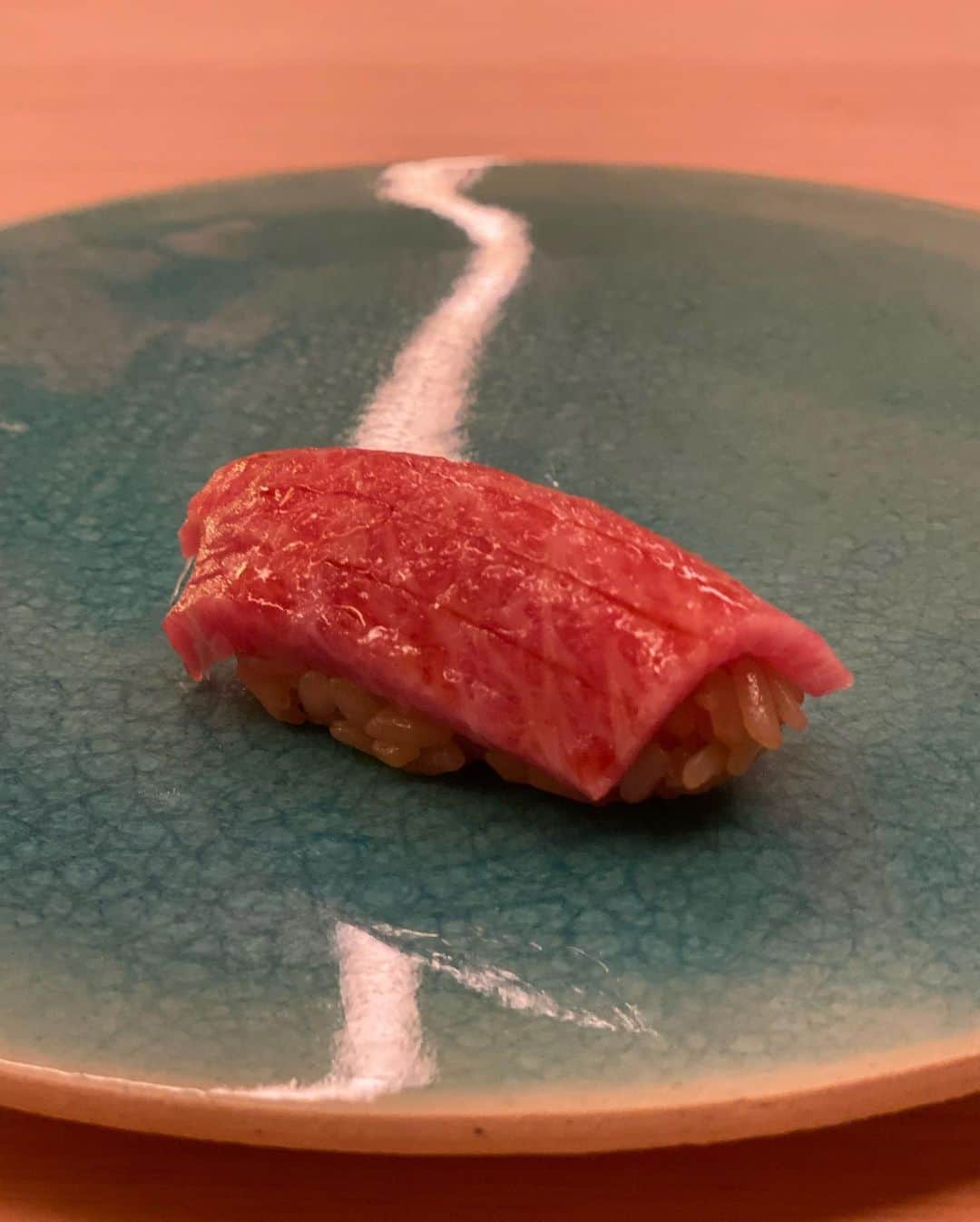 庄司ゆうこさんのインスタグラム写真 - (庄司ゆうこInstagram)「@bungelingbay_ebisu バンゲリングベイでキックボクシング❣️ 週1で通ってます(^^) 4枚目からは大好きなおしゅし〜🥰 今月オープンしたばかりの中目黒にある @sushi.onikai の２号店、おにかい＋1に行ってきました✨🌟 マグロ巻きと2食のいくら丼がインパクトあったなぁー🤗 ワインのペアリングとお鮨のコラボも最高でした❣️ いっぱい動いていっぱい食べてプラマイゼロ🤣 けど健康が1番🤗無理なダイエットは免疫下がるからやめましょうね^_^ #キックボクシング#キックボクシング女子 #ダイエット#恵比寿#おにかい#鮨#中目黒#グルメ#グルメ好きな人と繋がりたい」12月16日 23時52分 - yuko.shoji