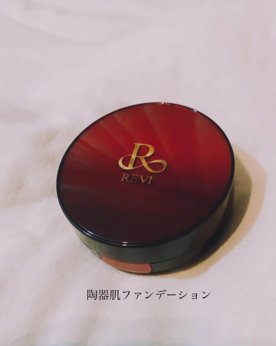 おりささんのインスタグラム写真 - (おりさInstagram)「・ 12月14日に銀座ロッソのパーティーで るみさんとエンジェルさんと3人で パラパラ✖️ダンスの 特別ショーをさせて頂きました☺️ @ginzarosso  ・ ・ ・ 社長の優子さんが クリスマスプレゼント🎁を 用意してくださって 嬉しかった🥺✨✨ @yuko080624  宝物にします❤️❤️❤️ ・ 頂いた陶器肌ファンデーション お肌ツヤツヤになる🥺✨✨ 感動✨✨✨ ・ ・ ・ 衣装のサンタのコスプレ🎅は @dress_tika さんのです🎄 ・ ・ ・ 素敵な人とたくさん会えて すごく刺激になったし 憧れの人がまた増えて 自分磨き頑張ろって やる気が出ました☺️✨✨✨ ・ ・ るみさん、エンジェルさん ありがとうございます✨ @rumi_official_0616  @angeliy_quinn  また3人で踊りたいな💕 ・ ・ ・ ・ ・ #dance#christmas#cosplay#tika#code#クリスマスパーティー#クリスマス#プレゼント#おそろコーデ#コスプレ#サンタ#サンタコスプレ#サンタコス#パラパラ#ダンス#陶器肌#ファンデーション」12月16日 23時53分 - orisa_0510