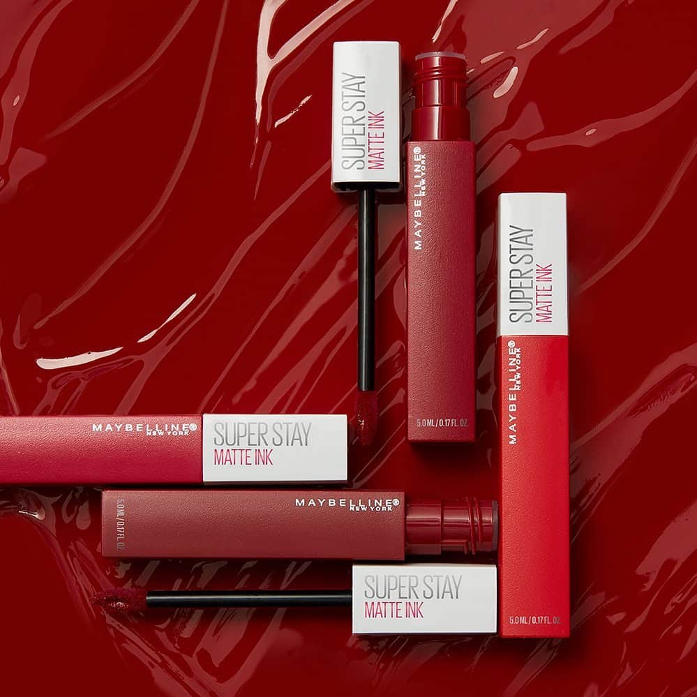 Maybelline New Yorkさんのインスタグラム写真 - (Maybelline New YorkInstagram)「Who’s grabbed our NEW Spiced Edition🌶 #superstaymatteink lippies?! Find your perfect red for the holidays with this collection of warm shades inspired by the spiced up energy of NYC!❤️ Tap to shop.😉」12月17日 0時00分 - maybelline