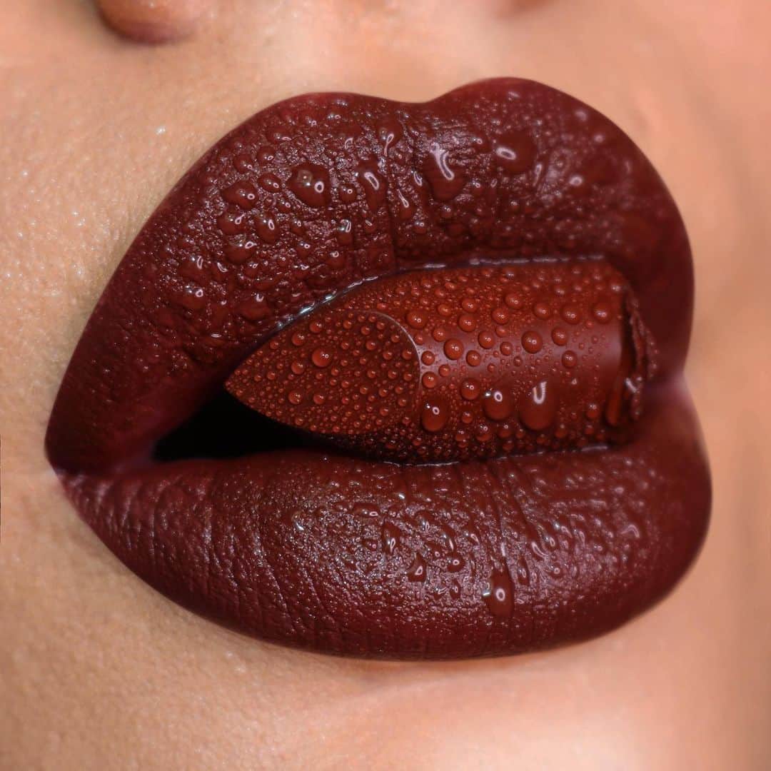 Anastasia Beverly Hillsさんのインスタグラム写真 - (Anastasia Beverly HillsInstagram)「💄👄 Matte Lipstick in shade Rust 👄💄 Beautiful lip swatch by @lipsonfire ❤️⁣  ⁣ 12 Days of Gifting 🎁 Buy One Lip, Get Second Lip Free 🎁 Sale ends today at 12am PT 🎁⁣ ⁣ #anastasiabeverlyhills #abhlips」12月17日 0時10分 - anastasiabeverlyhills