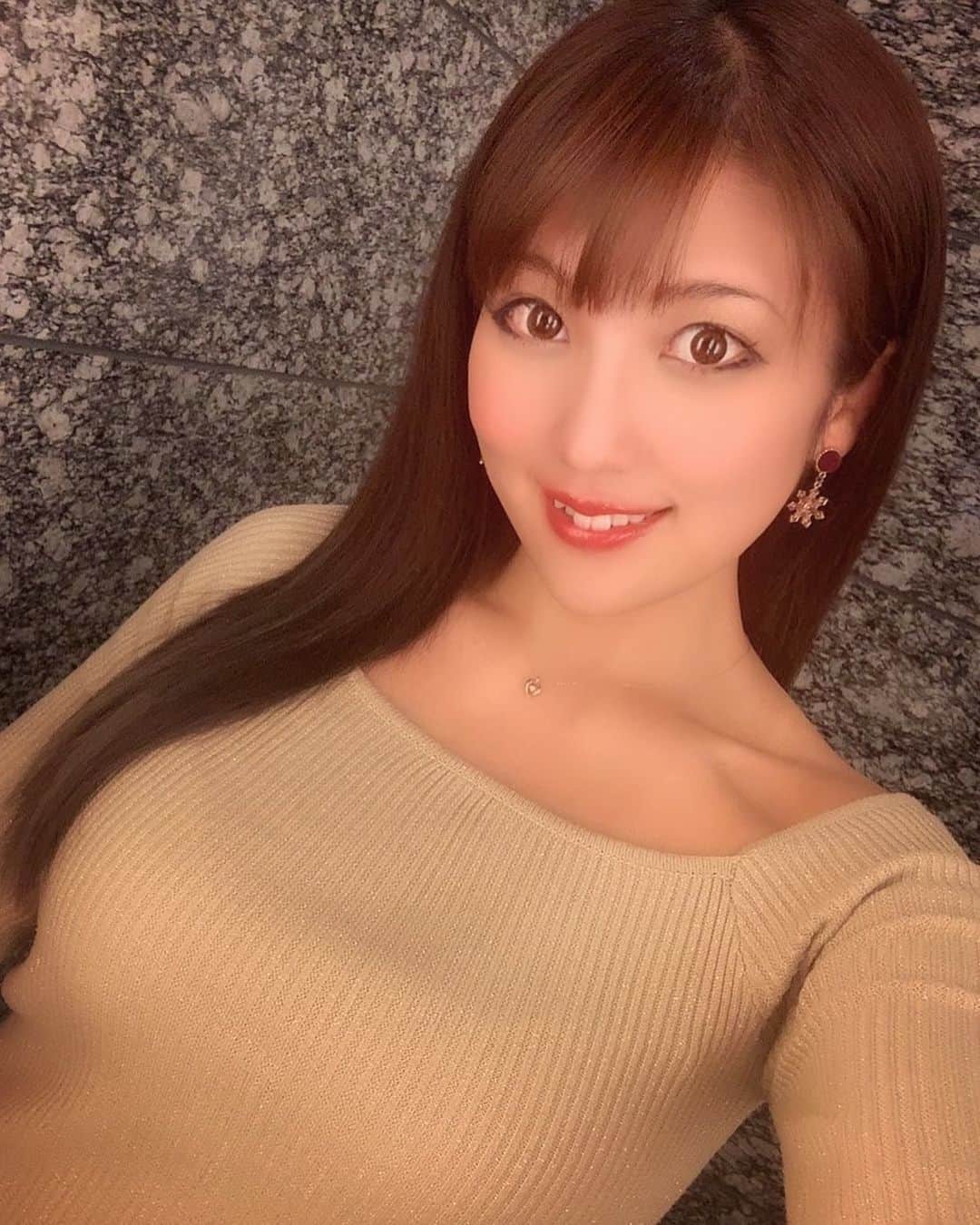 神谷麻美さんのインスタグラム写真 - (神谷麻美Instagram)「#ロアナ で髪色戻しました🥰💓✨ #上品カラー 😍💓  ありがとうございました💗✨ #艶髪 💖✨」12月17日 0時50分 - asamice428