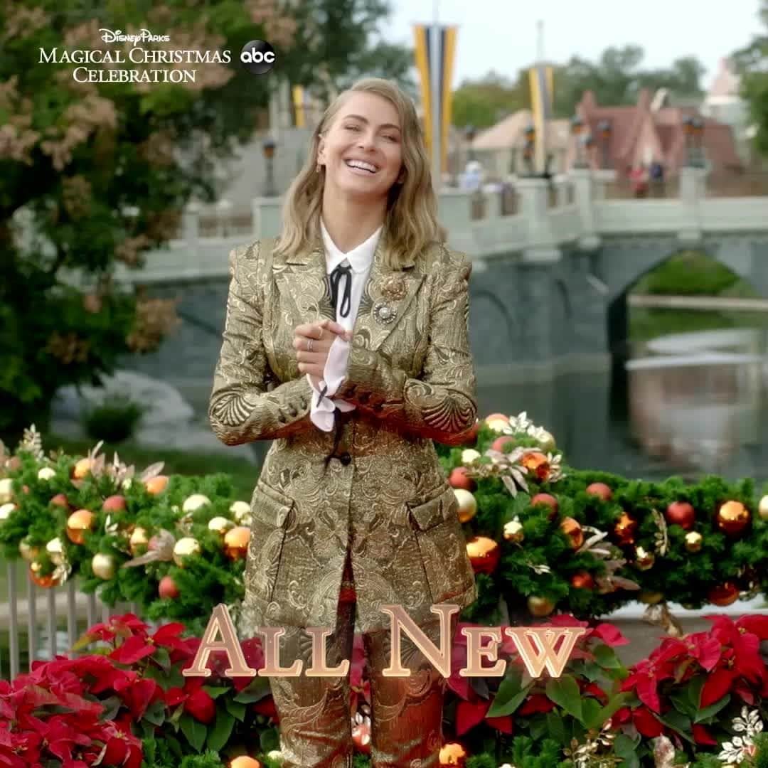 アメリカン・ブロードキャスティング・カンパニーのインスタグラム：「Wake up and start your Christmas morning with some Disney magic from @waltdisneyworld and the #DisneyChristmasCelebration on ABC! ✨」