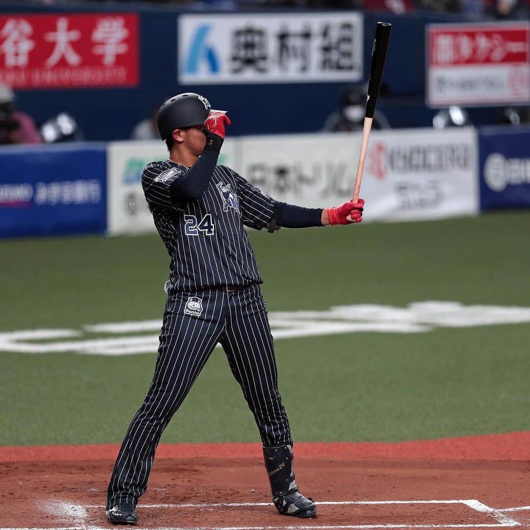 紅林弘太郎のインスタグラム：「1年間応援ありがとうございました。今年は大変な年でしたが、皆さんの声援が大きな力となりました。 来年はもっとチームに貢献できるよう、このオフで課題に取り組みたいと思います。 レベルアップした姿を見せられるように頑張ります。」