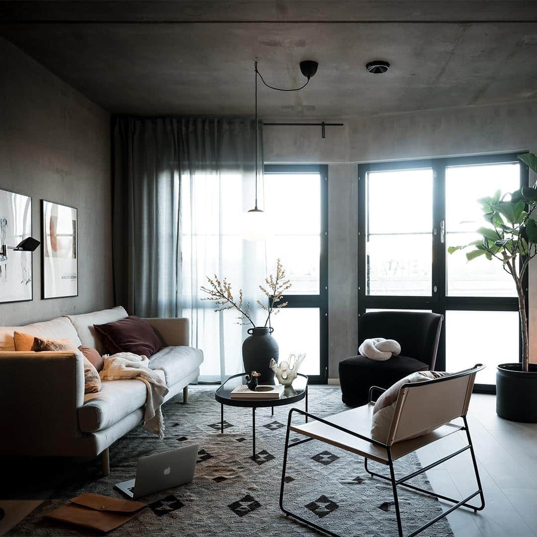 Bjurforsのインスタグラム：「Ny, tidlös arkitektur möter gammalt i en skön och smakfull kontrast 💭 Kommendörsgatan 5. Foto: @fotografalencordic Styling: @josefssonljung」
