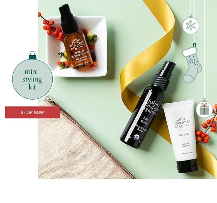 John Masters Organicsのインスタグラム：「🎄Holiday kits are here! 🎁 Click link in bio to shop! ⁠ ⁠ Plus choose a free gift when you spend $25+. ⁠ ⁠ Mini Styling Kit ⁠ This Holiday-Exclusive Kit contains our bestselling styling products. The perfect clean beauty gift. Eliminate frizz, smooth, define curls, and finish. ⁠ ⁠ Kit includes:⁠ ⁠ Eco-Friendly pouch made of jute & organic cotton blend⁠ ⁠ Mini Leave-In Conditioning Mist⁠ ⁠ Mini Hair Spray⁠ ⁠ Mini Hair Milk」