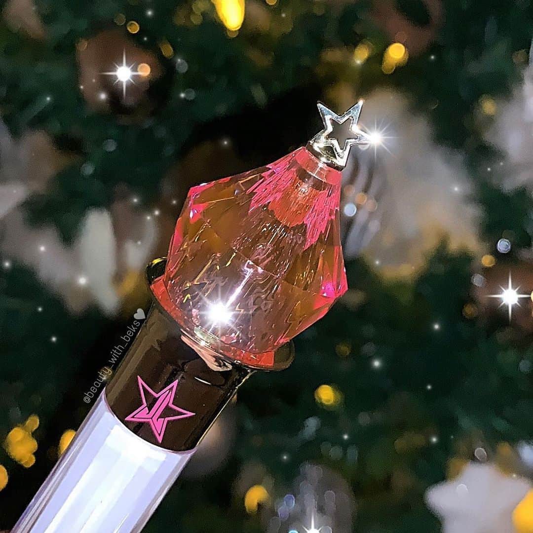 Jeffree Star Cosmeticsさんのインスタグラム写真 - (Jeffree Star CosmeticsInstagram)「Wish Upon a Star 🌟  @beauty_with_beks zooming in on the details of our Magic Star Concealer ✨   #jeffreestarcosmetics #magicstar」12月17日 1時31分 - jeffreestarcosmetics