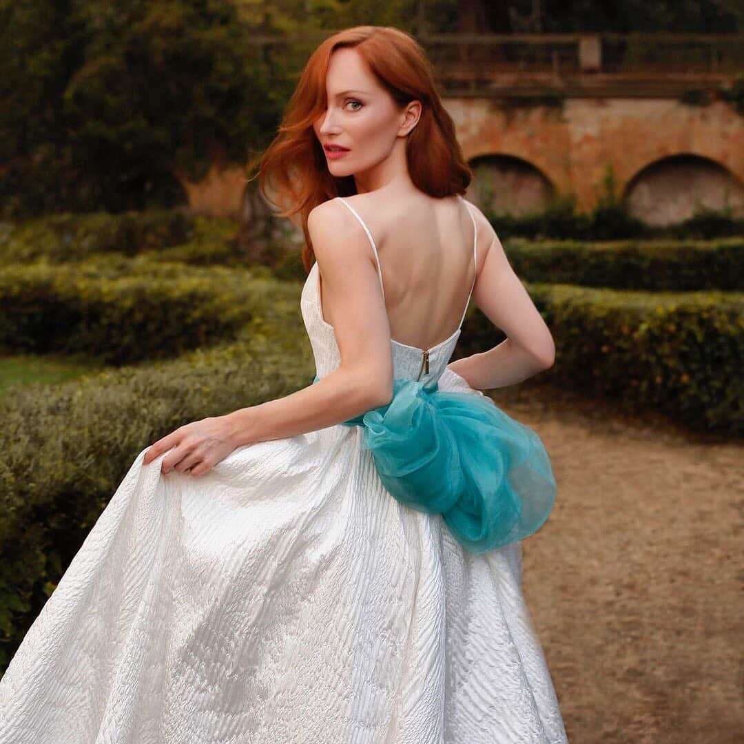 ロッテ・ヴァービークのインスタグラム：「Easy now. It’s just a white dress 🤍 and a pointy little nose. Hi @disney 🙋🏼‍♀️ Shot in Rome @evemagri 📷  @wowgue 🧚‍♂️ @elenasofiamakeup 💄  @avarofiglio 👗」