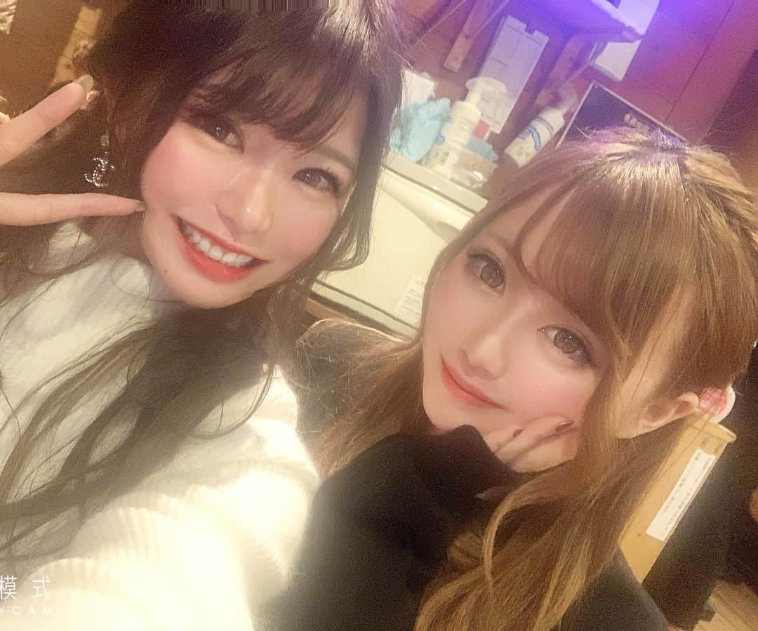 愛咲えれなのインスタグラム：「.. . れいちゃんと初ごはん💓 めためたおもろかったwm . 大阪府大阪市中央区東心斎橋2-3-17 パピヨンビルB1F . Club IRIS 愛咲 えれな  . #愛咲えれな #きゃばきゃば #美女と野獣　#キャバ嬢 #iris #キャバクラ #クラブ #ミナミ #北新地 #宗右衛門町 #ポケパラ #指名 #えれな #シャネル #バースデーイベント #シャンパン #アルマンド #踊れるキャバ嬢 #踊れるキャバ嬢といえばえれな #イリス #ホステス #いいね返し #キャバ #ソウメイジャパン #ベルロゼ　#クラブイリス #黒髪ロング #フォロー増やしたい」