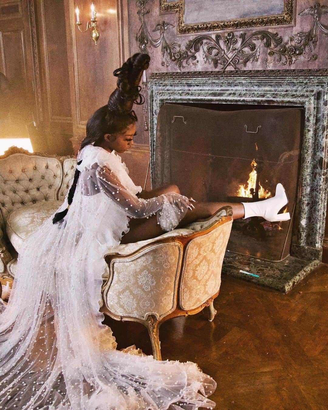 Fashion Weekのインスタグラム：「Renaissance in 2020. Designer @tiaadeola SS 2021 collection titled "Black is Beautiful" (Le Noir Est Beau) explores Renaissance art and history while reinterpreting Sofia Coppola's film Marie Antoinette to feature an all-Black female cast including @flomillishit and @palomaford. Watch the designer's short film via link in bio.⁠」