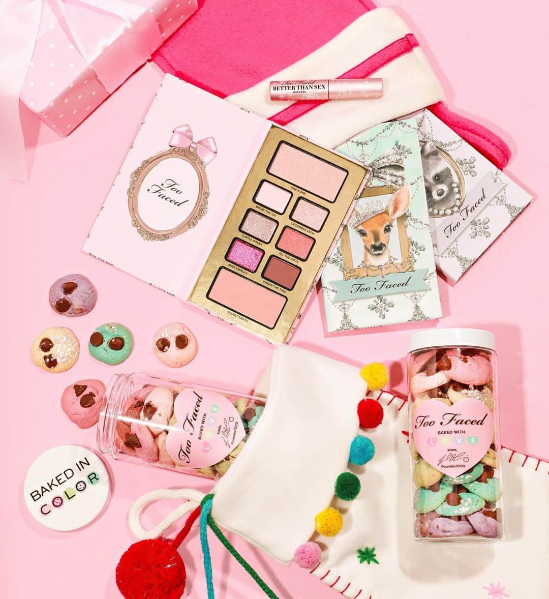 Too Facedのインスタグラム：「Some things just go better together, like BEAUTY & BAKING! 😍 Our Co-Founder @JerrodBlandino has taken his two passions of makeup & baking and has whipped up a limited edition cookie collection with our friends @bakedincolor! 🍪 Head over to @JerrodBlandino's page to see how you can WIN all of these goodies! 🎉 #toofaced」