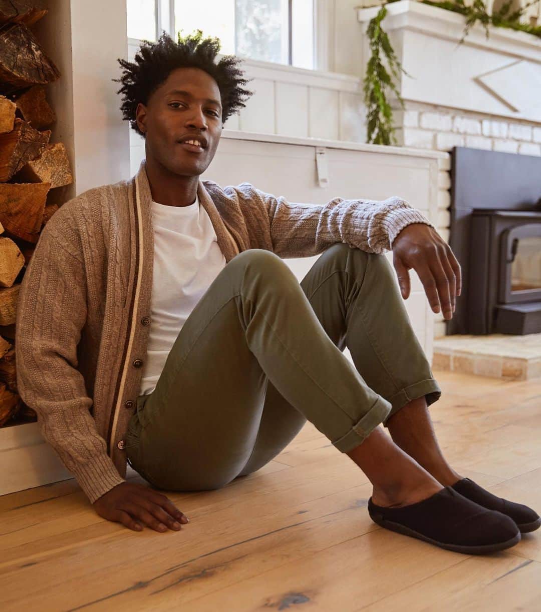 トムズシューズのインスタグラム：「All things in moderation—except for comfort.   The Berkeley Slipper: great for indoors, outdoors, and giving back.」