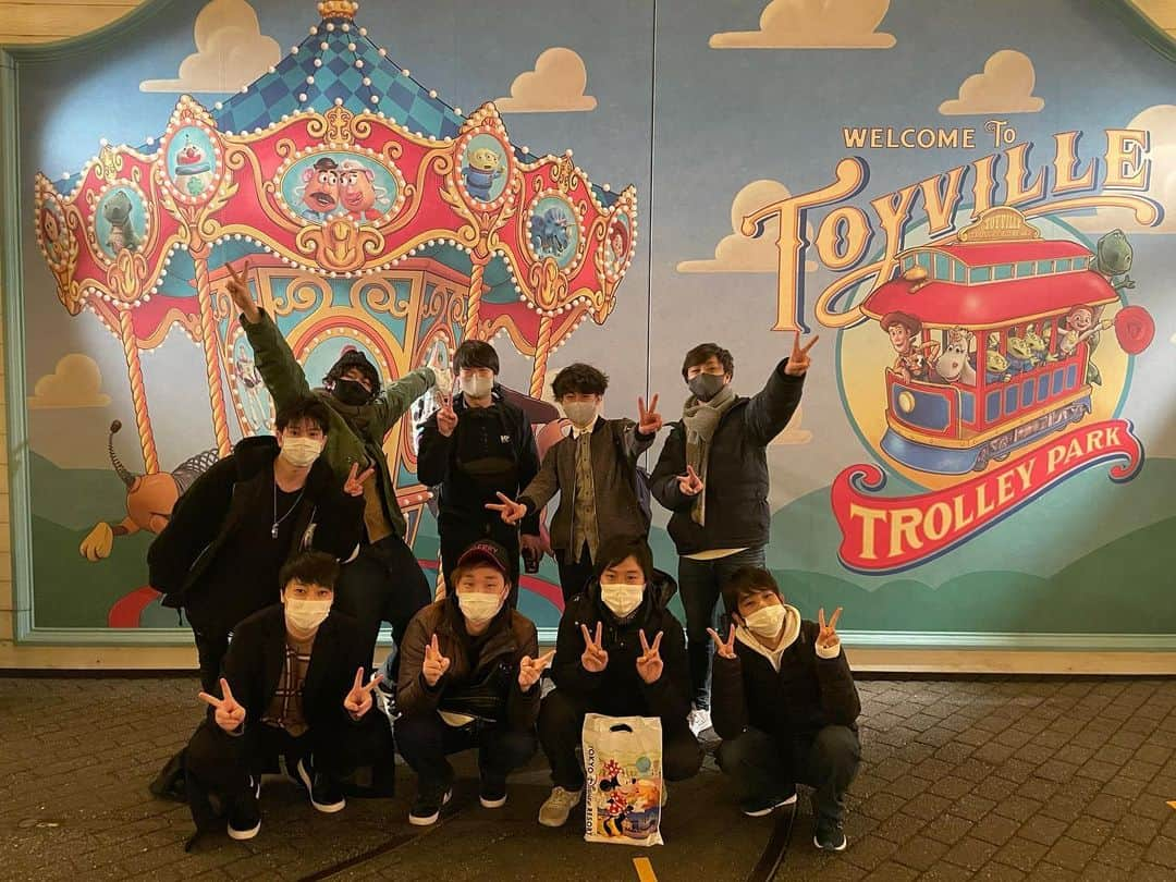 まさちゅうのインスタグラム：「#東京ディズニーシー めちゃくちゃ楽しかった✨ 主要アトラクションは全部乗れた！ #ソワリン は感動した！！！ 夢の国最高でした👍  #プロゲーマー #esports  #ウイイレ」