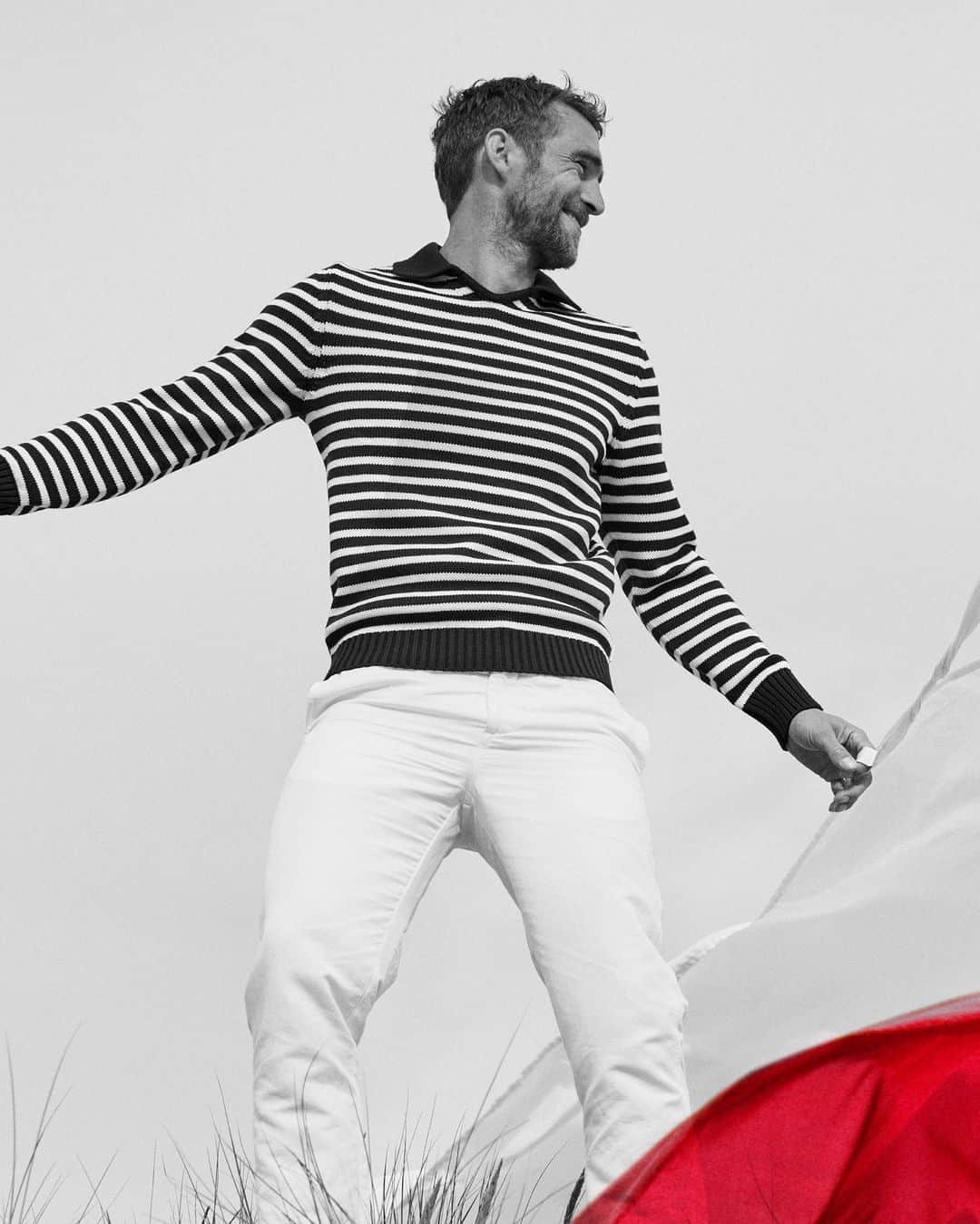 オールバーブラウンのインスタグラム：「This is what it feels like when you unwrap a gift and see those iconic O .B initials. From classic swim shorts and polos to tailored shirts and chinos, we've made gift shopping simple. Shop our gifting edit via our stories for inspiration aplenty! What have you got on your wish list? 💌 #OBsAroundTheWorld #OrlebarBrown」