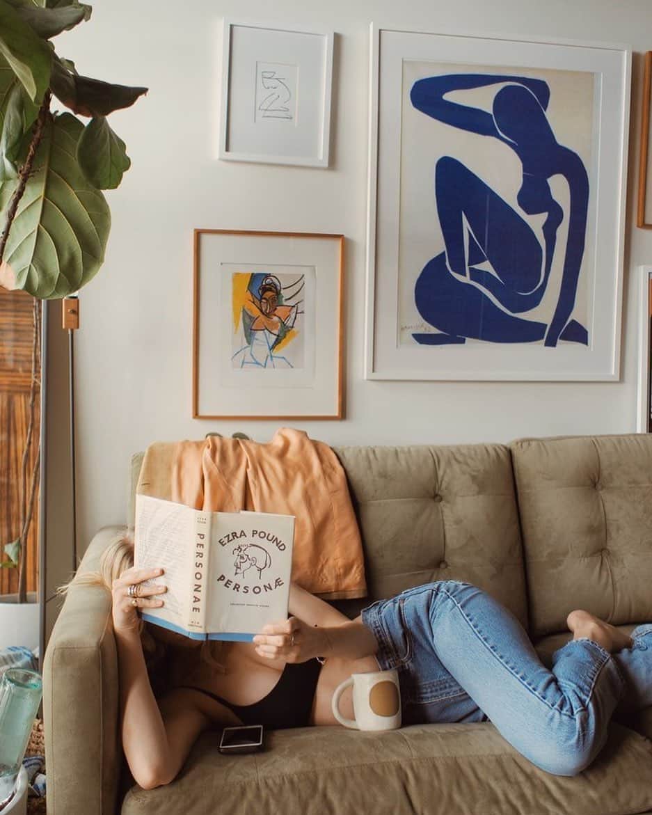 のインスタグラム：「today’s lunch break setup #wfh  #inspo #denim #art #decor #design #interior」