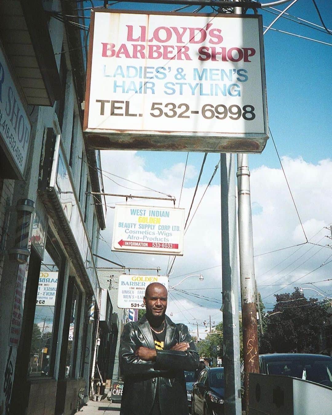 Stüssyのインスタグラム：「Lloyd's Barbershop  Lloyd Mitchell opened the doors to Lloyd’s barbershop in 1979 in Toronto’s Bloor-Bathurst neighborhood. The shop quickly became the go-to spot and a cultural hub for city’s fast-growing Caribbean community. Lenox Mitchell, Lloyd’s son, came into the family business in 1989 after immigrating from Jamaica in 1986. Lloyd’s Barbershop is still a staple today, just as it was when it first opened 40 plus years ago.   Photography: @jjjorian   Editorial from the upcoming issue of Bully Magazine.」