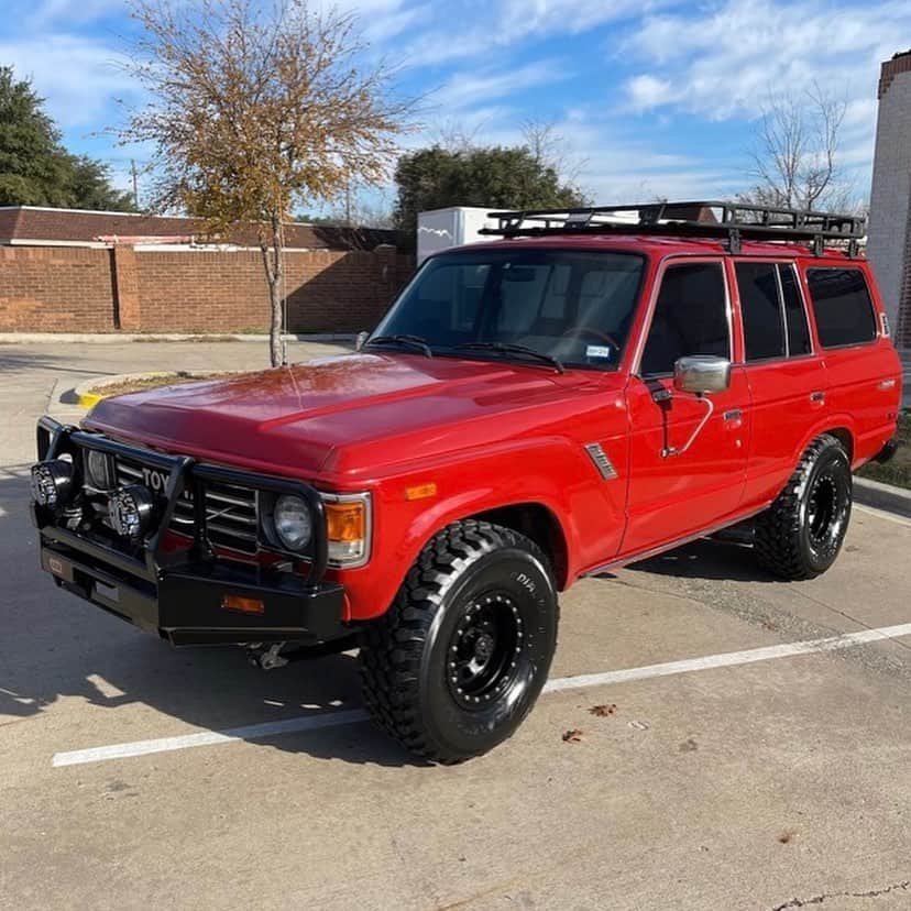 スティーブのインスタグラム：「The Kid is selling his Land cruiser Fj60... building the ae86 engine is costing a lot and he needs to raise some $$$. @ngffautomotive has it listed for sale you can contact them or me direct. Super clean solid fun truck with lots done to it and ready to get in and enjoy!! $19,900 obo  located in Dallas Texas #fj60 #landcruiser #landcruiser60  あっちゃんのランクルを売ります。86のエンジンビルトは思ったよりお金がかかっているので残念ながら仕方ないです　19900ドルになります　よろしくお願いします　＃ランクル　#ランドクルーザー60 #ランドクルーザー」