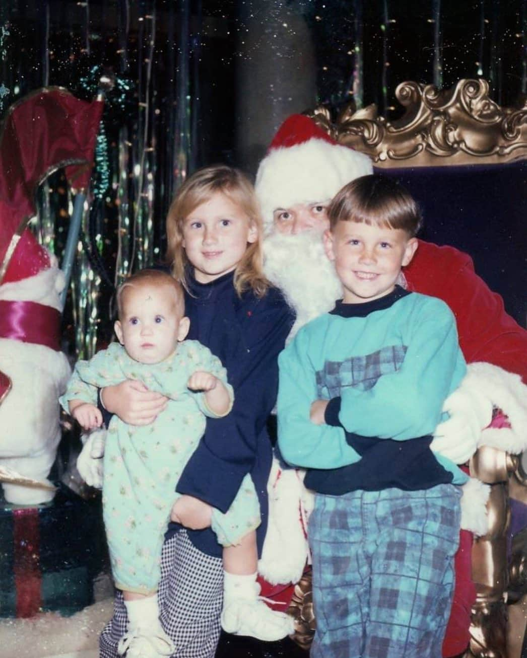 メガン・ジェット・マーティンのインスタグラム：「My siblings look cute - not sure if I’m terrified, waiting for a fist bump or what」