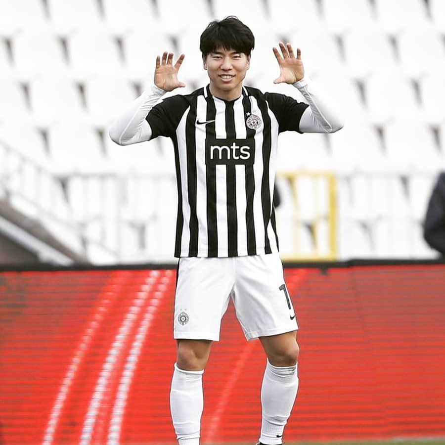 浅野拓磨さんのインスタグラム写真 - (浅野拓磨Instagram)「Last game in 2020 and 10th goal in the league. Thank you for all your support in 2020.  #2020 #10goal #感謝。」12月17日 3時32分 - asatakugram