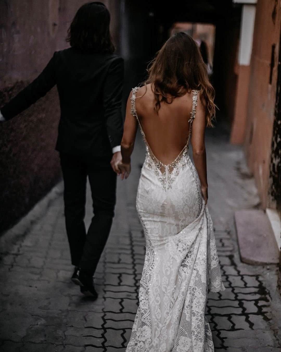Bedroom diaryのインスタグラム：「The back of this @galialahav dress >> 📷  @tali__photography」