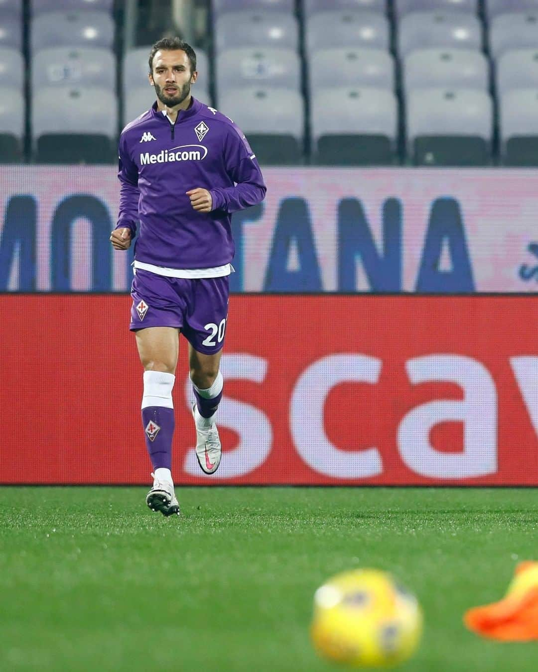 ACFフィオレンティーナさんのインスタグラム写真 - (ACFフィオレンティーナInstagram)「WARM UP 🔥   Kick off 🔜   #ForzaViola 💜 #Fiorentina #FIOvSAS #FiorentinaSassuolo #Ribery #Pezzella #Milenkovic #Bonaventura #ACFFiorentina」12月17日 4時28分 - acffiorentina