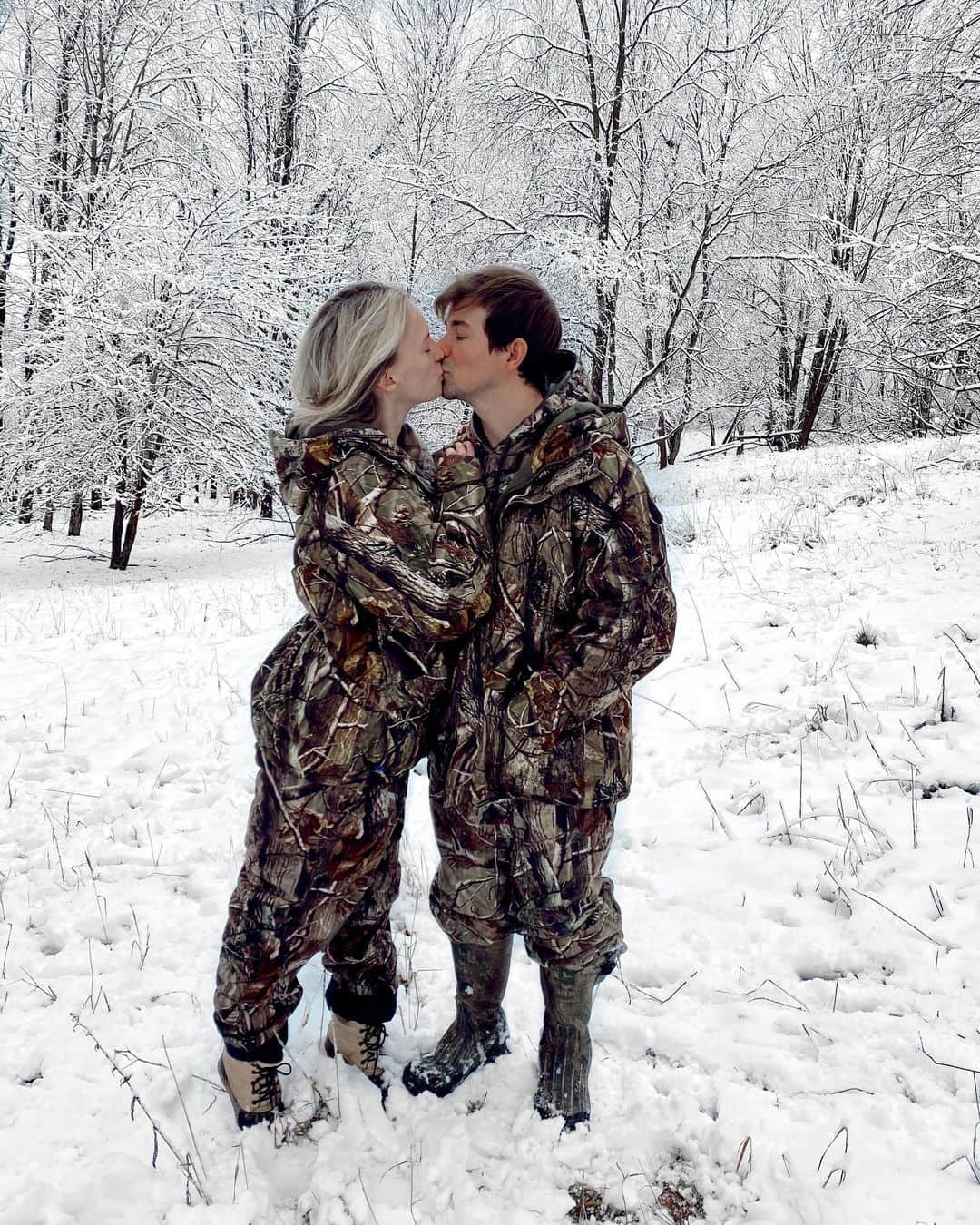 Addison Moffettのインスタグラム：「All I want for Christmas」