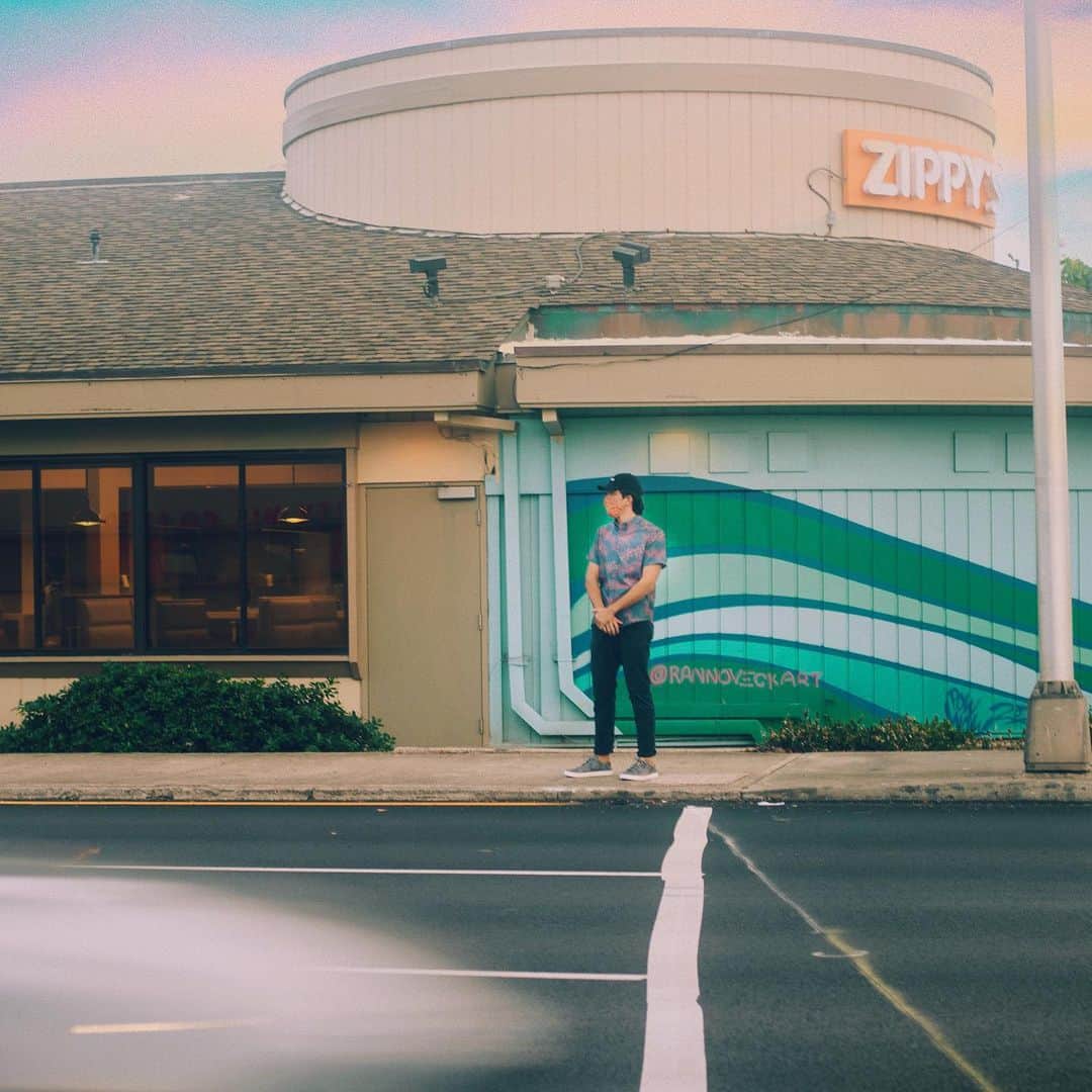 Zippy's Restaurantsのインスタグラム：「Zippy’s X Ari South Kā’opua Shirts and Hapawai Masks are available on Zippys.com and arisouth.com. #Supportlocal this holiday season.」