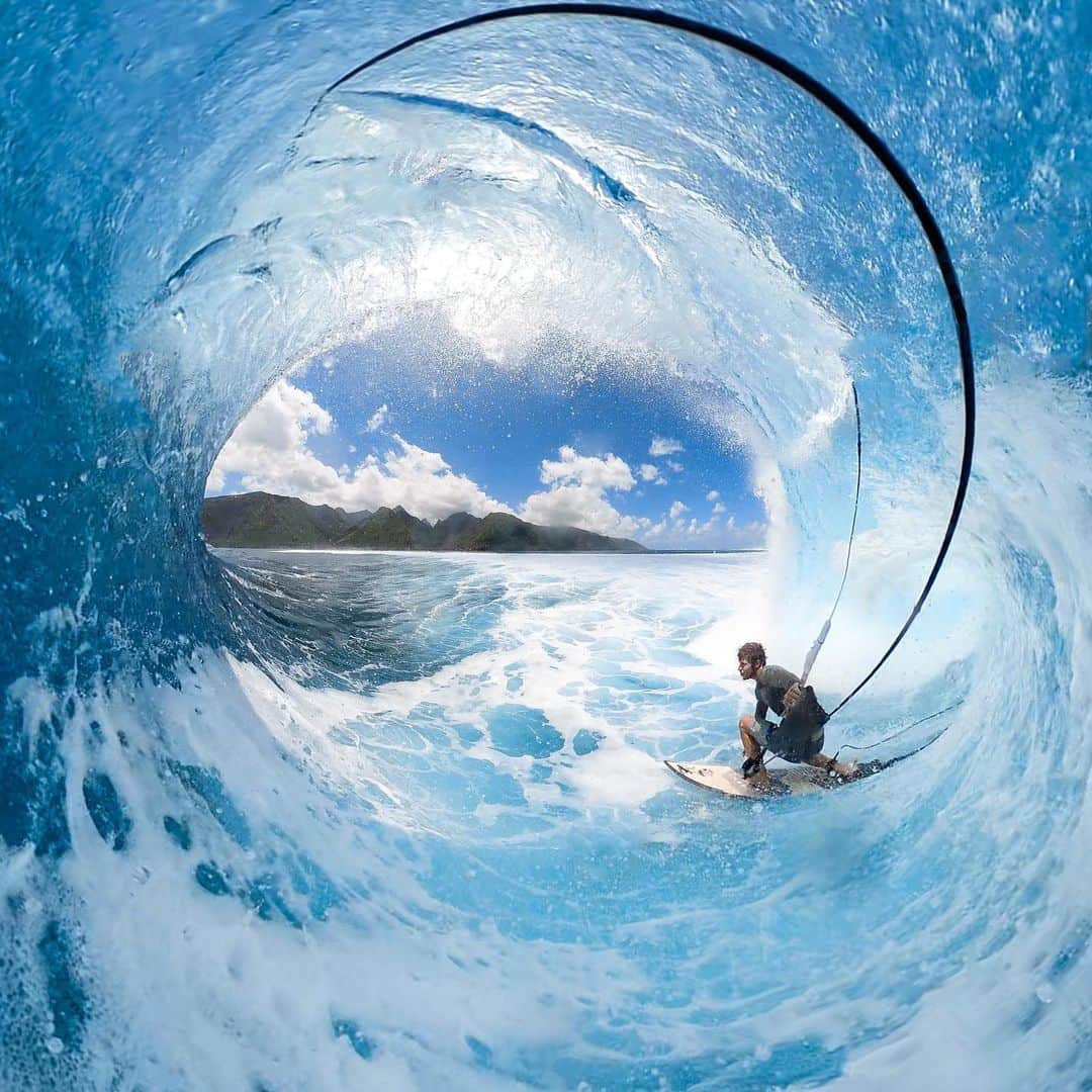 goproさんのインスタグラム写真 - (goproInstagram)「Photo of the Day: #GoProFamily member @keahideaboitiz let mother nature tow him into Tahitian tube 🌊 ⠀⠀⠀⠀⠀⠀⠀⠀⠀ #GoPro #GoProSurf #GoProMAX #Kitesurfing #Tahiti #360Camera」12月17日 5時02分 - gopro