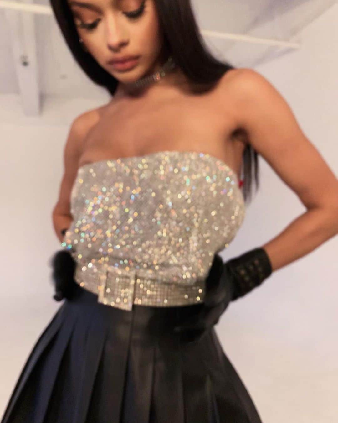 のインスタグラム：「Give em the old razzle dazzle ✨🦋 #GENNIE belt」