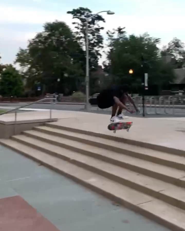 スラッシャーのインスタグラム：「👉🏾 @quel615 going 🆙」