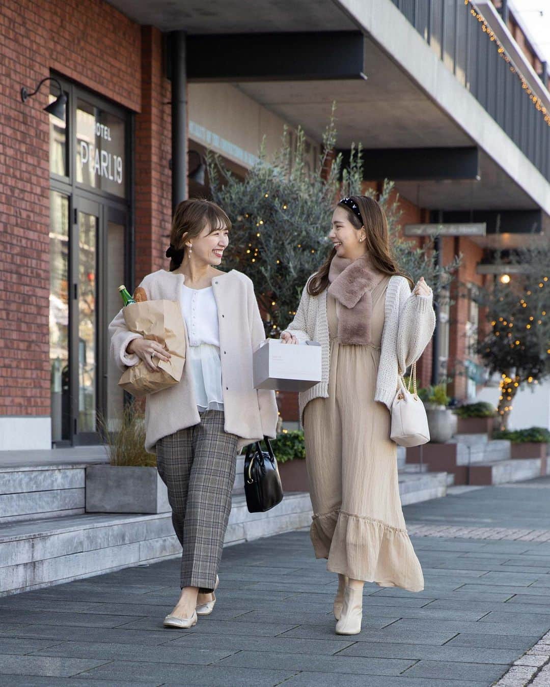 のインスタグラム：「PRESS MAGAZINE UPDATE ♡﻿ ﻿ ﻿ ＿＿＿＿＿＿＿＿＿﻿ ﻿ ﻿ 『 Holiday season is coming ! vol.1 』﻿ ﻿ ﻿ 街全体がきらめくホリデーシーズン🎄﻿ 例年とは過ごし方が変わりそう。﻿ ﻿ こんな時だからこそ、お気に入りのお洋服で﻿ 今年のラストシーンを大切な人と過ごせますように♡﻿ ﻿ vol.1はホームパーティーにぴったり！﻿ カメラ映え間違いなしの女子会服をご紹介しています💕﻿ ﻿ ﻿ ＿＿＿＿＿＿＿＿﻿ ﻿ ﻿ プロフィールハイライト﻿  "PRESS MAGAZINE " よりご覧頂けます👀﻿ ﻿ ﻿ #flowerstaff #flowergirls #flower #magazine #flower2020AW #rosy #webmagazine」