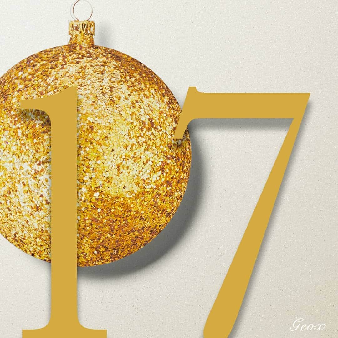 ジェオックスのインスタグラム：「Christmas is approaching, have you found a gift for yourself, too? We've a suggestion.. Swipe left to discover today's pick!」