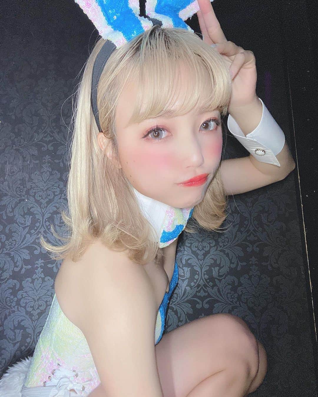 yokoのインスタグラム：「. とりあえず整体予約取れないから カレーつくってる🍛 . . . . . . . . . . . . . . . . . . . #バニーガール  #エンタメ活動を止めない #アジア一のエンターテインメント #burlesque#burlesque lesquetokyo#バーレスク東京#ダンサー#透明少女#model#hairmake#makeup#love#ootd#fashion#instagood#instalike#instafashion#tokyo#white #오오티디‭#셀카#메이크업#머리스타그램 #お洒落さんと繋がりたい#カメラ好きな人と繋がりたい#モデル#東京」