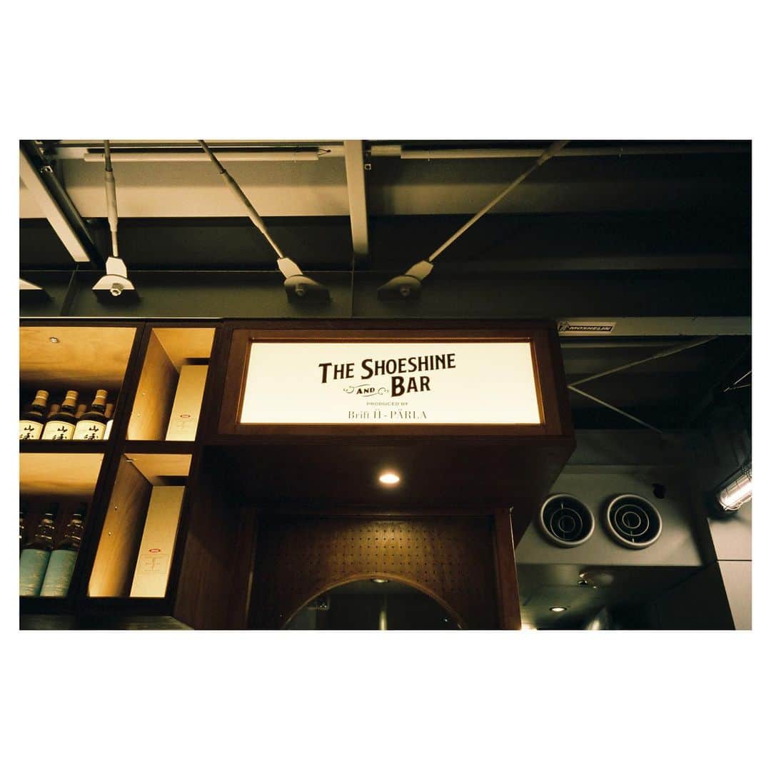 工藤大輝のインスタグラム：「靴磨き&美味しいお酒と言えば。 @tsb.toranomon @m.akatsuka.brifth #filmcamera #minoltatc1」