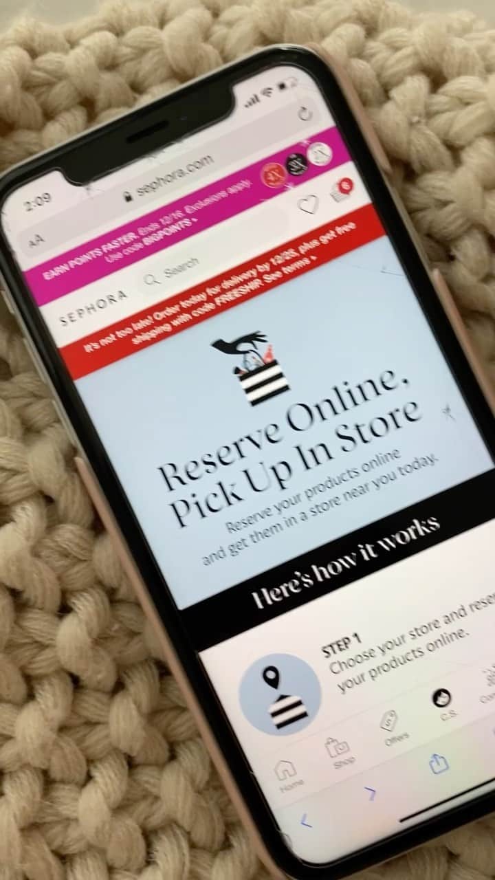 のインスタグラム：「Running out of time to finish your holiday shopping? We’ve got the perfect 🎁 last-minute Sephora gifting hack 🎁 for you—reserve online and pick up in store 🤩 Click here for the deets: https://seph.me/3nhUZ5n」