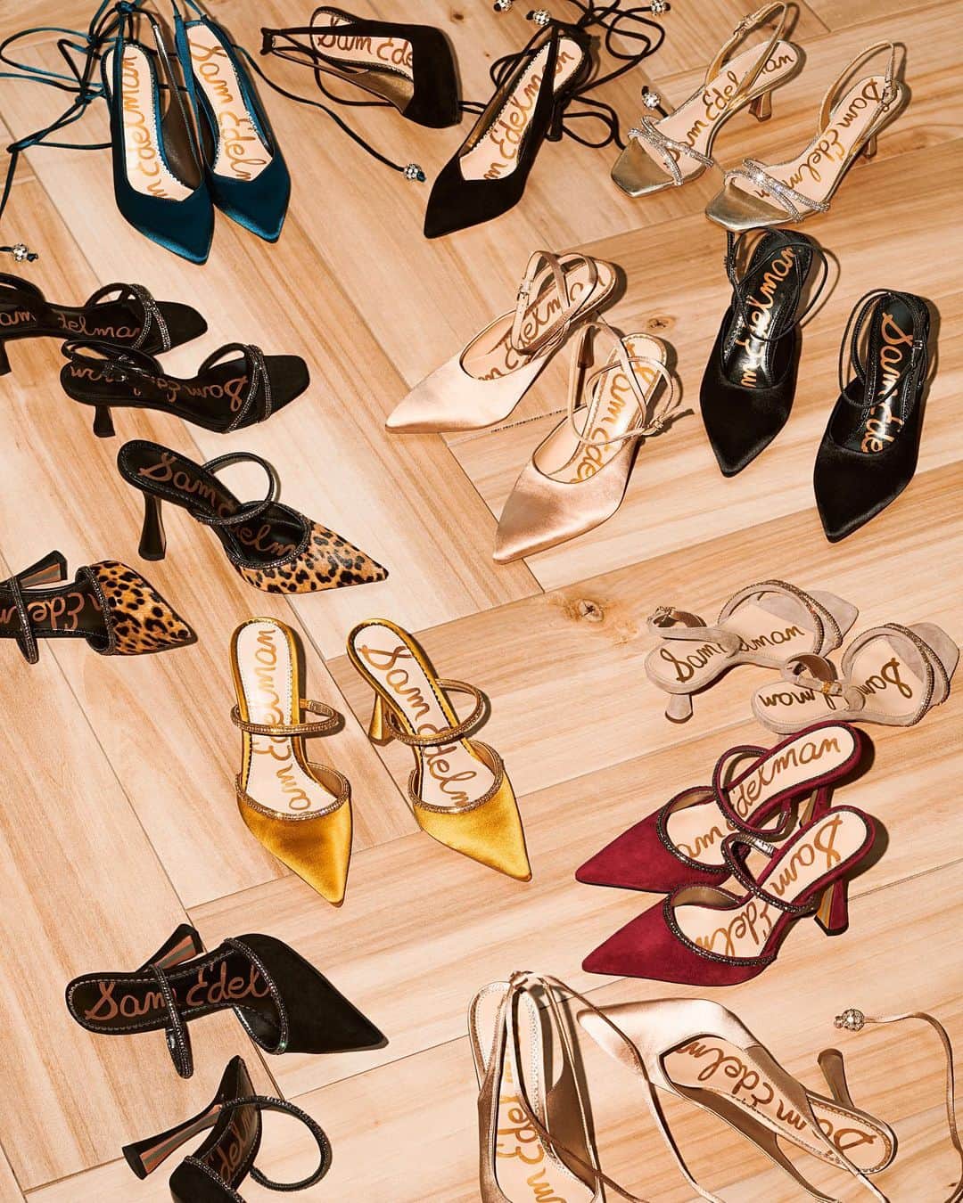 サムエデルマンのインスタグラム：「Heels for the holidays ✨ Let us know your favorite below ⬇️  See our story for gift guide for the INNOVATOR  #SamEdelman #SpiritOfSam」