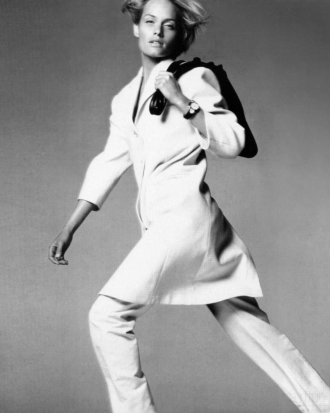ナルシソロドリゲスさんのインスタグラム写真 - (ナルシソロドリゲスInstagram)「Throwback to @AmberValletta wearing Narciso Rodriguez in the August 2001 issue of @VogueMagazine. Photo by #StevenMeisel. #NARCISO #narcisorodriguez #narcisoarchive #throwback」12月17日 7時16分 - narciso_rodriguez