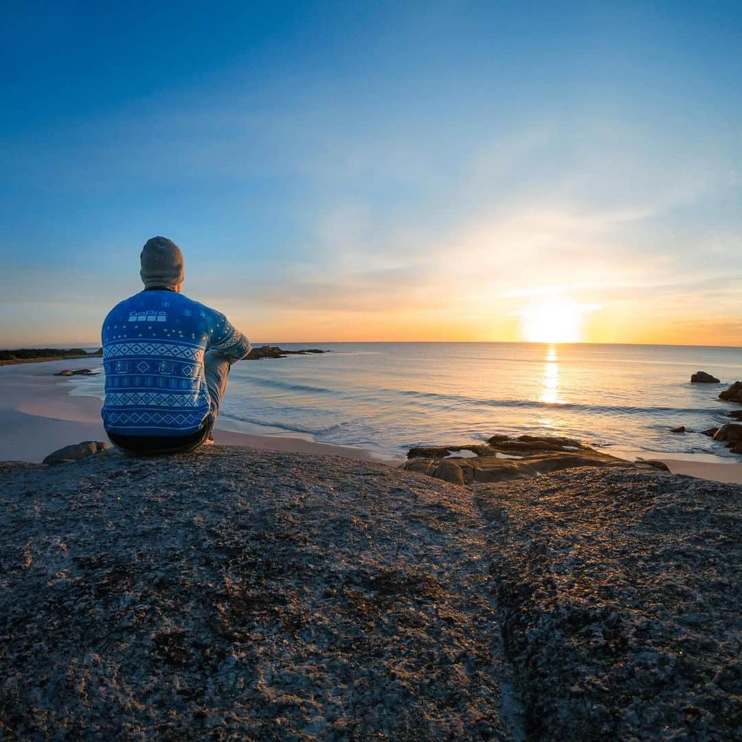 goproさんのインスタグラム写真 - (goproInstagram)「Season’s greetings from the land down under ❄️ Looking for a new holiday get-up? Tag a friend or family member for the opportunity to each score an exclusive #GoProFamily seasonal sweater 👕 @ozgreenroom ⠀⠀⠀⠀⠀⠀⠀⠀⠀ @GoProANZ #GoProANZ #GoPro #UglySweater #Giveaway」12月17日 8時06分 - gopro