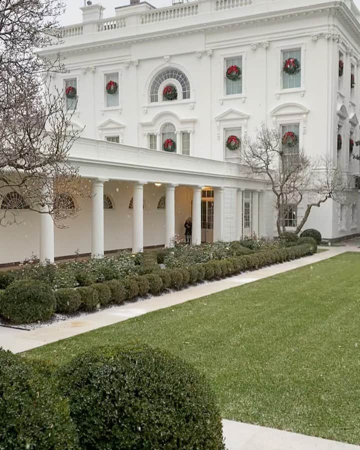 イヴァンカ・トランプのインスタグラム：「First snowfall of the season ❄️」