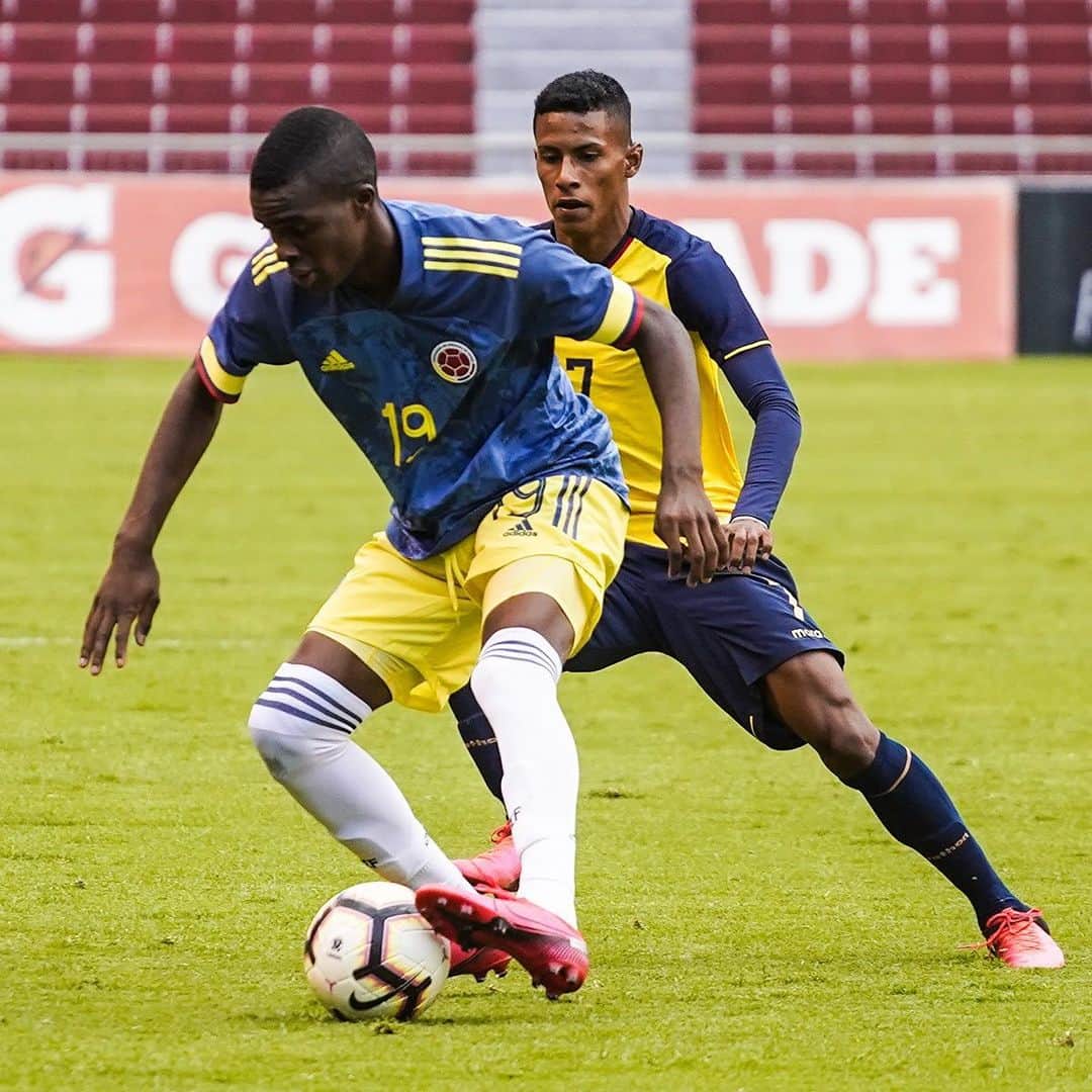 サッカー コロンビア代表チームのインスタグラム：「📸 Imágenes del triunfo de nuestra Selección Masculina Sub 20 🙌🏼⚽  🇪🇨 1- 5 🇨🇴  #VamosColombia 🇨🇴」