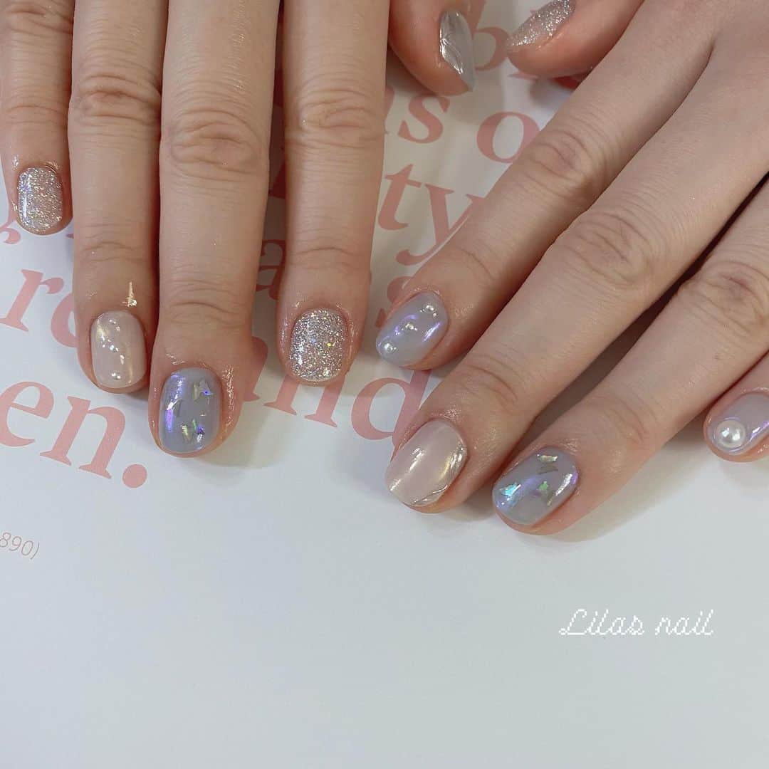のインスタグラム：「* いつもありがとうございます🤍 #girlynail #ガーリーネイル #ミラーネイル #glitternail #젤네일 #젤네일아트 #젤네일전문 #フレンチガーリー  #ギンガムチェック #ギンガムチェックネイル #オーダーチップ #ブライダルネイル #ワイヤーネイル  #セルフネイル #스누피네일아트 #左右非対称ネイル #ちょうちょネイル #蝶々ネイル #ヴィンテージネイル #水滴ネイル #オーロラネイル #フレンチネイル #冬ネイル #マットネイル #韓国ネイル」
