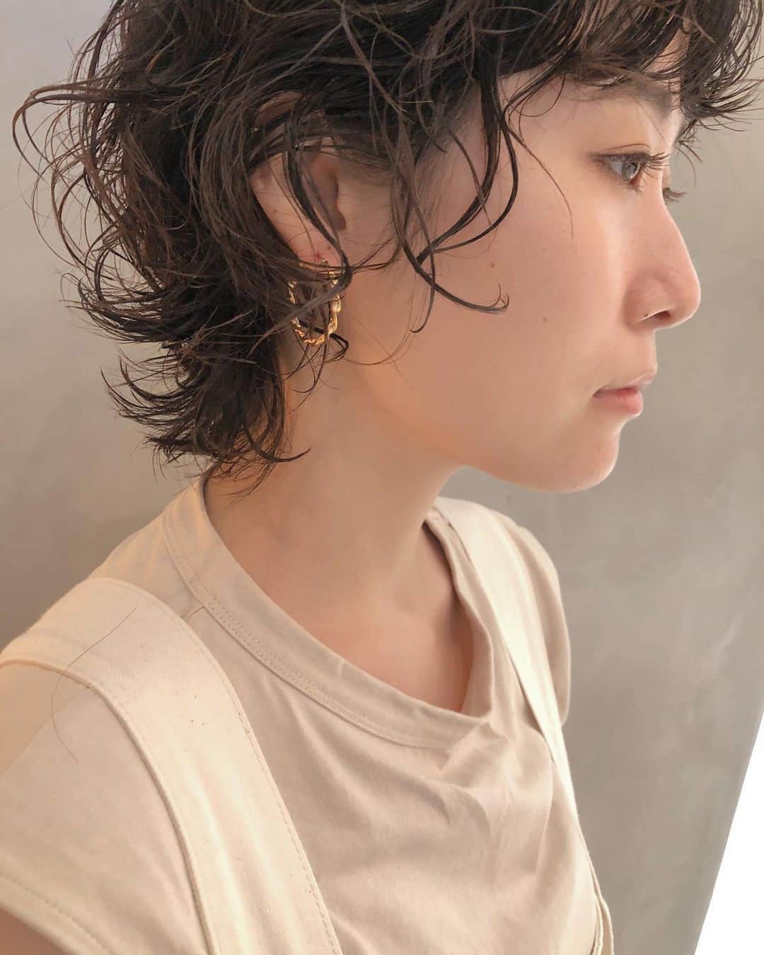 野々口祐子のインスタグラム：「ウルフパーマ🤍 #nono_hair #syan_tokyo  #ウルフパーマ #ウルフレイヤー」