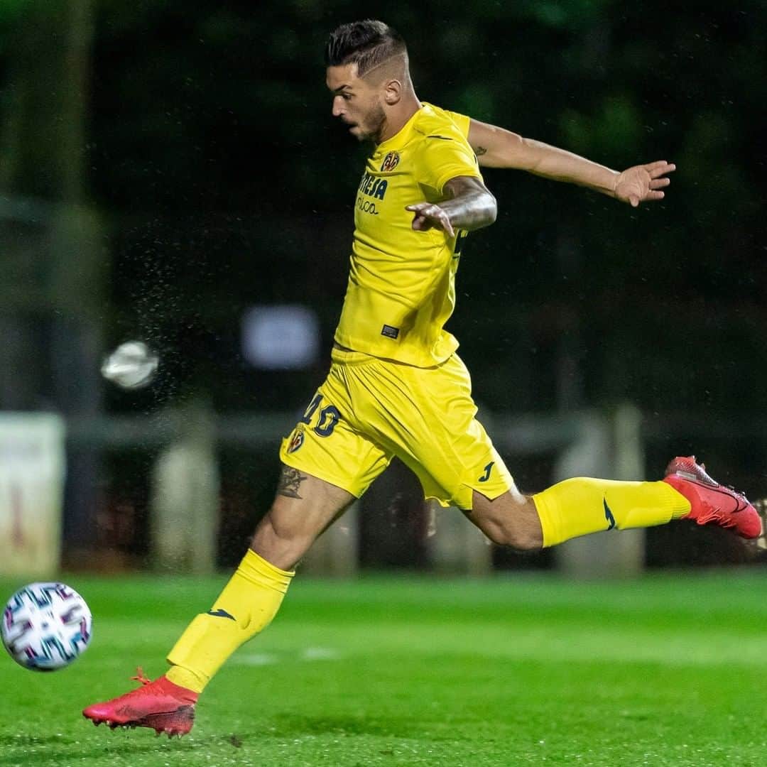ビジャレアルCFのインスタグラム：「¡Un día inolvidable 😍! @a.millan9 y Carlo Adriano han debutado con el primer equipo en partido oficial ante la SD Leioa en #CopaDelRey.  ¡Con gol incluido del 'killer' zaragozano 💪👍!  #CanteraGrogueta #villarreal #futbol #football #soccer」