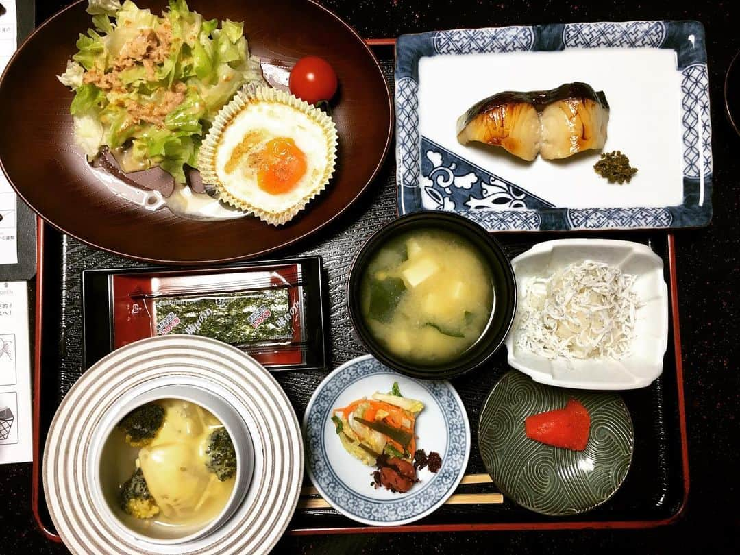 名越康文さんのインスタグラム写真 - (名越康文Instagram)「#kamenoya #breakfast  #sasaguri #fukuoka #亀乃屋　#篠栗町 #福岡　#お遍路宿　#温泉旅館♨️ #朝ごはん」12月17日 8時58分 - nakoshiyasufumi