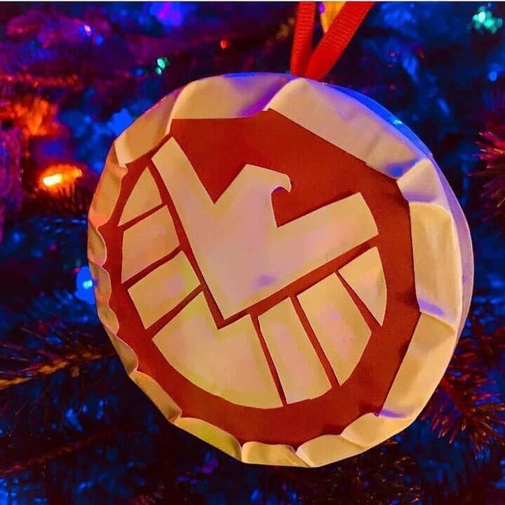 Marvel Entertainmentさんのインスタグラム写真 - (Marvel EntertainmentInstagram)「Snow way! ☃️ These fans brought the holiday cheer with these DIY Marvel-inspired ornaments! See more on Marvel.com.」12月17日 9時00分 - marvel