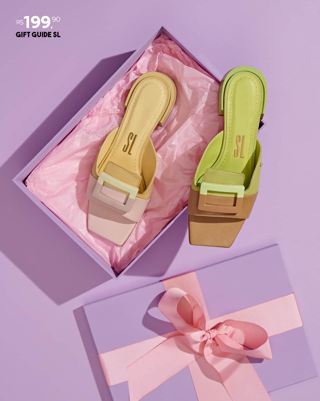 Santa Lollaのインスタグラム：「Quer dicas de presentes especiais até R$199,90? Então abra o nosso Destaque do Stories NATAL 2020 para ver mais produtos na curadoria Gift Guide SL. [ R$199,90 cada ] #santalollaverao21 #giftguideSL #flats #comfy」