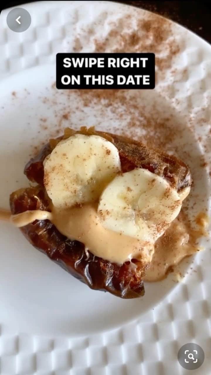 Marianna Hewittのインスタグラム：「Saw this on Pinterest and I love dates so I had to try!  • dates • microwave for 15sec • add almond or peanut butter • banana • cinnamon」